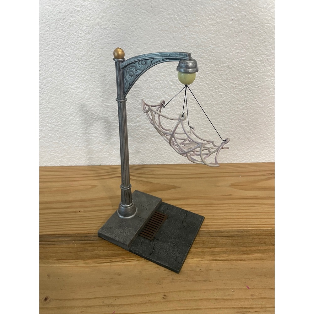 2003 Toy Biz Marvel Spider-Man 2 Web Catching Light Post. Works. 11.5" Tall